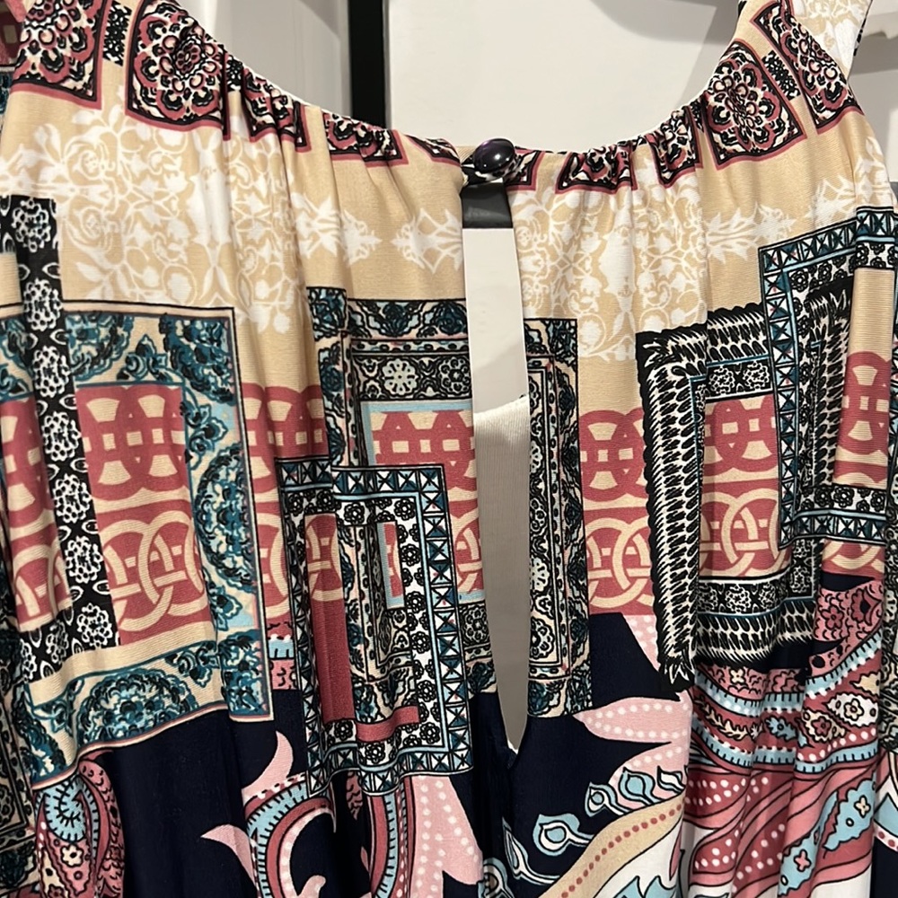 Beautiful paisley Maxi dress - Picture 8 of 10